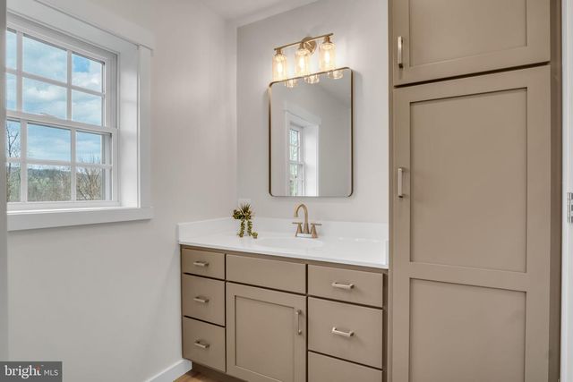 22 ACADEMY RD, Newport, PA 17074