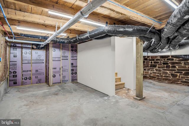 22 ACADEMY RD, Newport, PA 17074