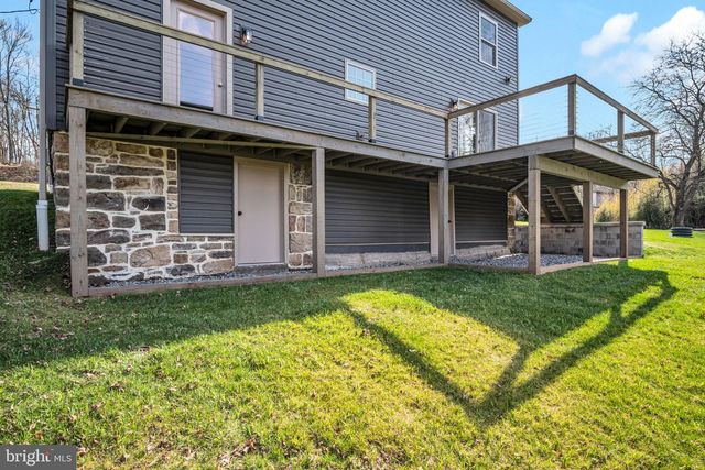 22 ACADEMY RD, Newport, PA 17074