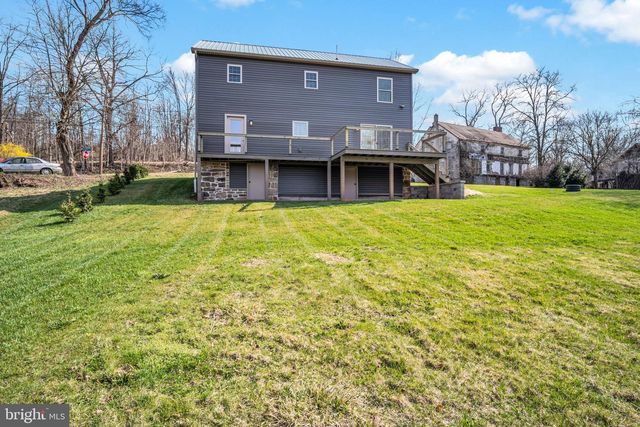 22 ACADEMY RD, Newport, PA 17074