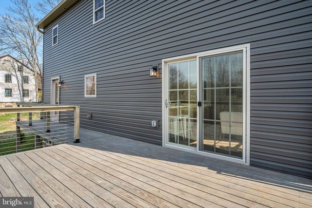22 ACADEMY RD, Newport, PA 17074