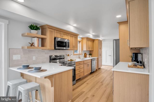 22 ACADEMY RD, Newport, PA 17074