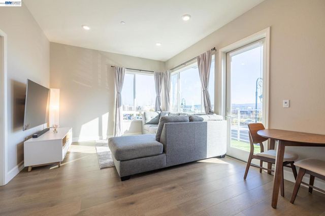 263 263 Llano De Los Robles Ave 1, San Jose, CA 95136