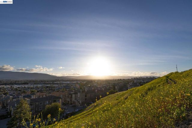 263 263 Llano De Los Robles Ave 1, San Jose, CA 95136