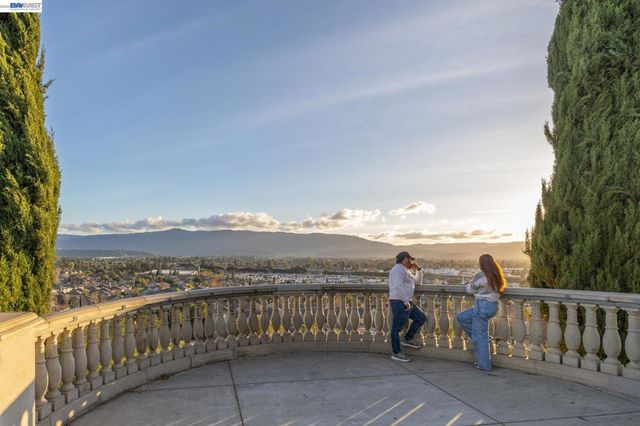 263 263 Llano De Los Robles Ave 1, San Jose, CA 95136