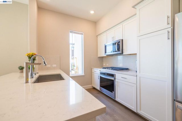 263 263 Llano De Los Robles Ave 1, San Jose, CA 95136