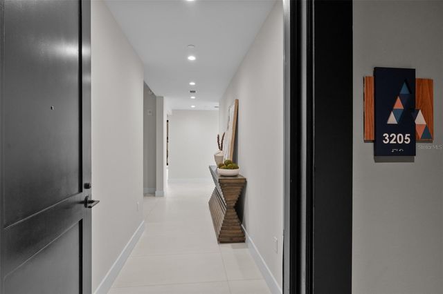 275 1ST AVENUE S 3205, St Petersburg, FL 33701