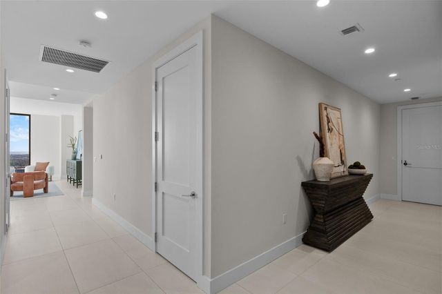 275 1ST AVENUE S 3205, St Petersburg, FL 33701