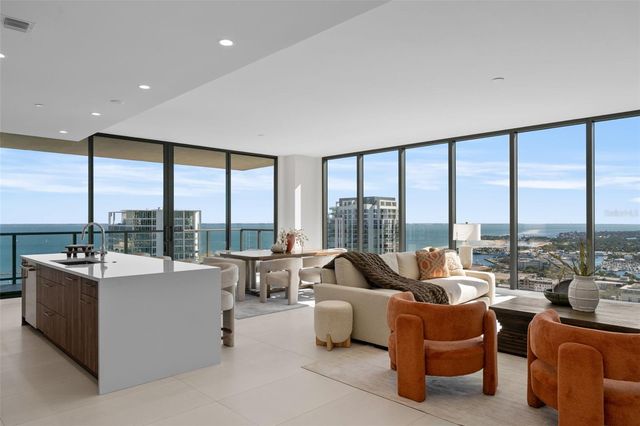 275 1ST AVENUE S 3205, St Petersburg, FL 33701