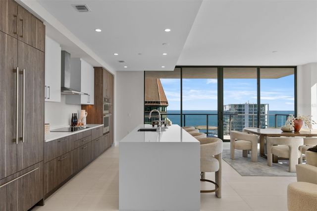 275 1ST AVENUE S 3205, St Petersburg, FL 33701