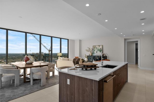 275 1ST AVENUE S 3205, St Petersburg, FL 33701