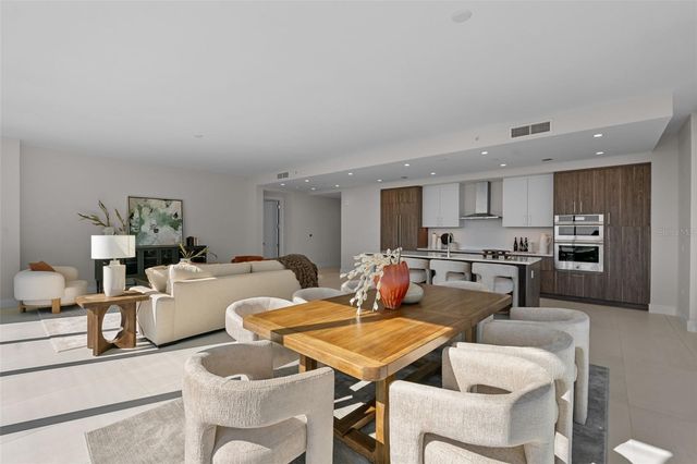 275 1ST AVENUE S 3205, St Petersburg, FL 33701