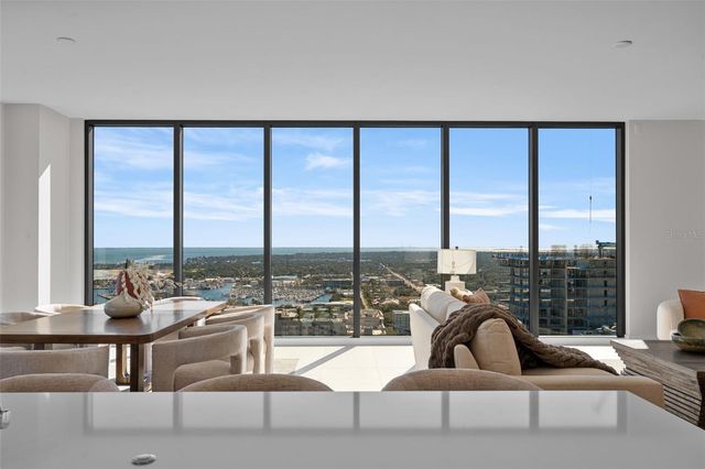 275 1ST AVENUE S 3205, St Petersburg, FL 33701