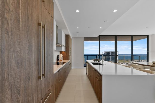 275 1ST AVENUE S 3205, St Petersburg, FL 33701