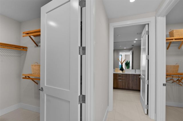 275 1ST AVENUE S 3205, St Petersburg, FL 33701