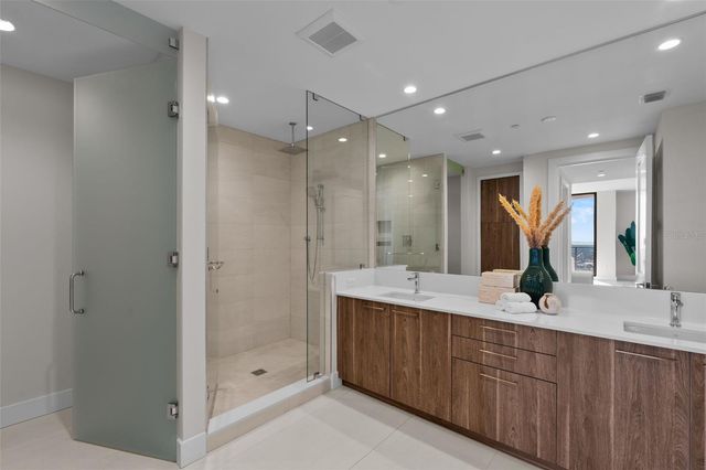 275 1ST AVENUE S 3205, St Petersburg, FL 33701