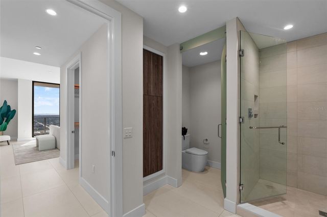 275 1ST AVENUE S 3205, St Petersburg, FL 33701