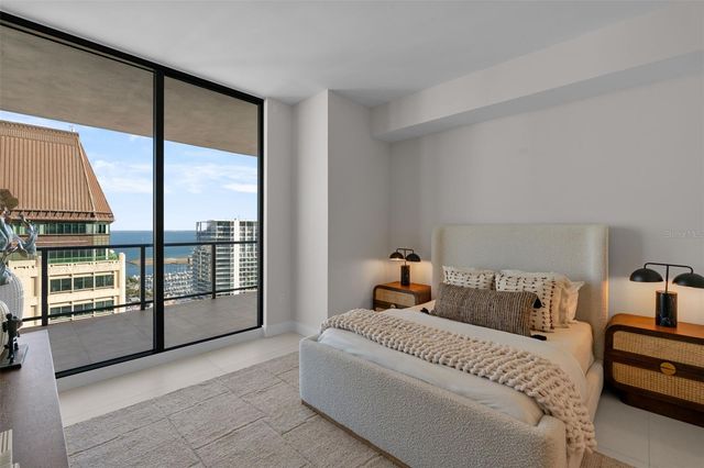 275 1ST AVENUE S 3205, St Petersburg, FL 33701