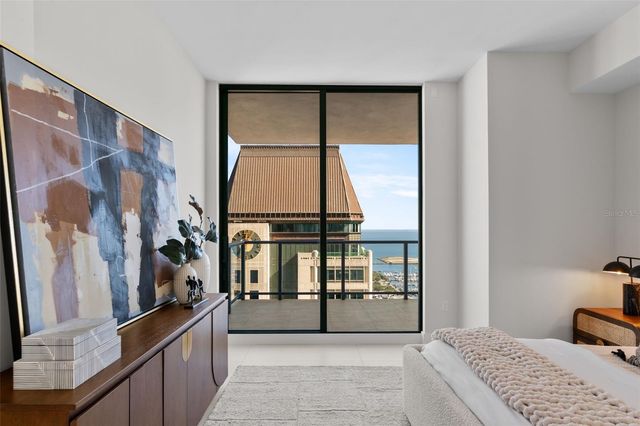 275 1ST AVENUE S 3205, St Petersburg, FL 33701