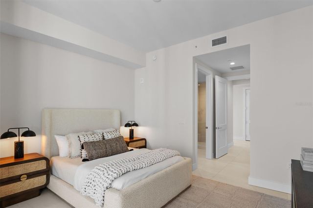 275 1ST AVENUE S 3205, St Petersburg, FL 33701