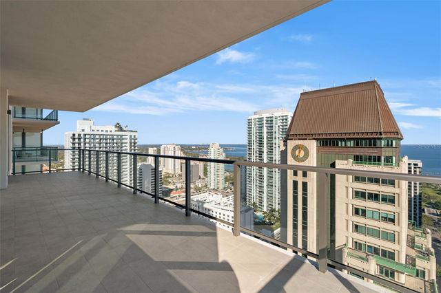 275 1ST AVENUE S 3205, St Petersburg, FL 33701