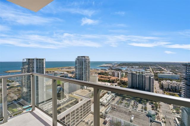 275 1ST AVENUE S 3205, St Petersburg, FL 33701