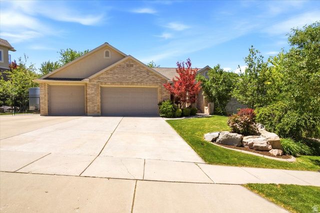 1561 E LAKEVIEW WAY, Ogden, UT 84403