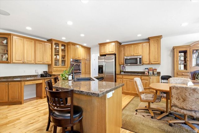 1561 E LAKEVIEW WAY, Ogden, UT 84403