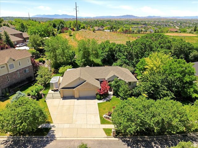 1561 E LAKEVIEW WAY, Ogden, UT 84403
