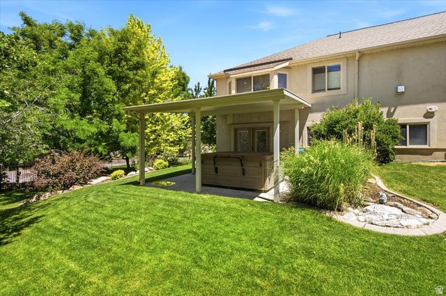 1561 E LAKEVIEW WAY, Ogden, UT 84403