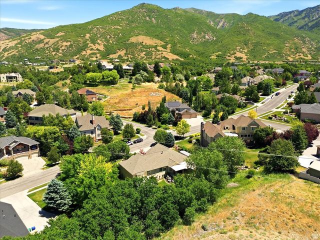 1561 E LAKEVIEW WAY, Ogden, UT 84403