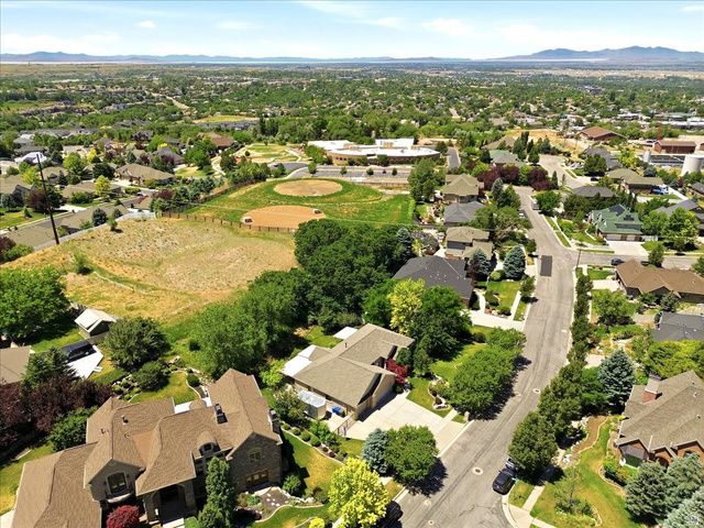 1561 E LAKEVIEW WAY, Ogden, UT 84403
