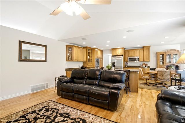 1561 E LAKEVIEW WAY, Ogden, UT 84403