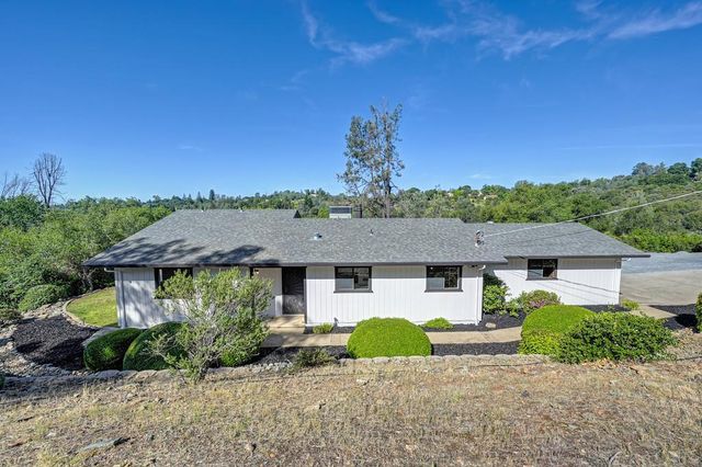 4390 Hillwood Dr, Shingle Springs, CA 95682