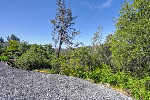 4390 Hillwood Dr, Shingle Springs, CA 95682