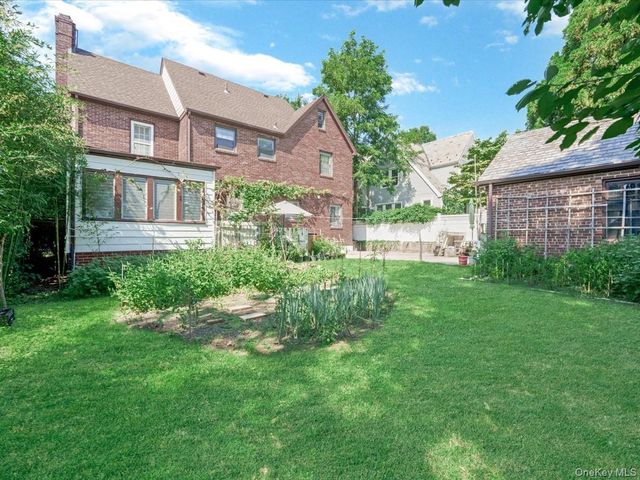 3533 171st Street, Flushing, NY 11358