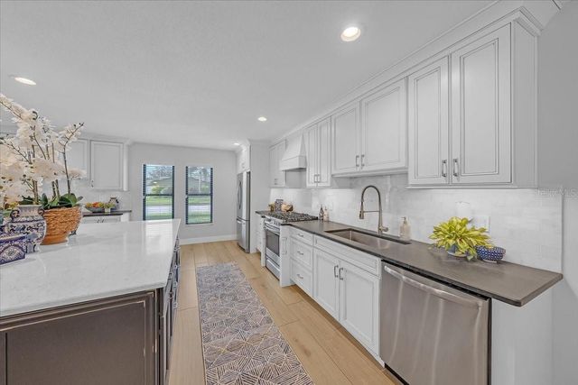 6870 13TH AVENUE N, St Petersburg, FL 33710