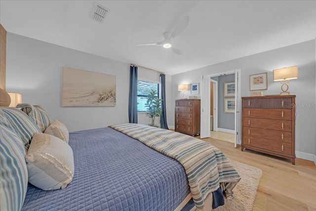 6870 13TH AVENUE N, St Petersburg, FL 33710
