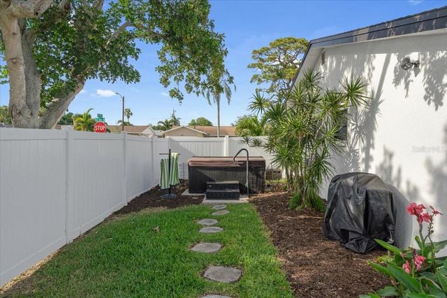 6870 13TH AVENUE N, St Petersburg, FL 33710
