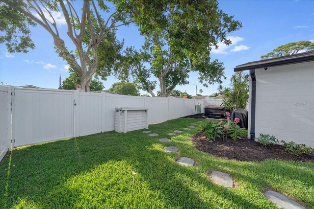 6870 13TH AVENUE N, St Petersburg, FL 33710
