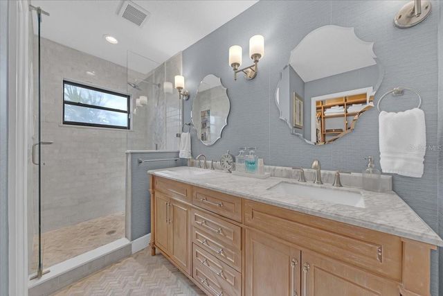 6870 13TH AVENUE N, St Petersburg, FL 33710