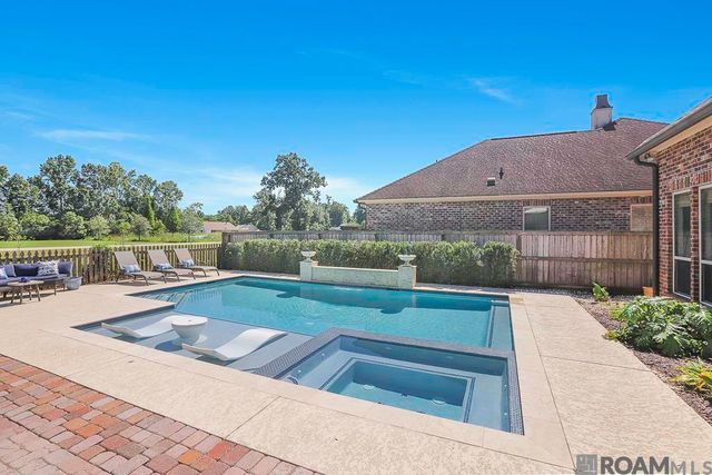 36448 Lake Bend Ave, Prairieville, LA 70769