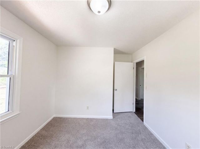 1131 Manorwood Drive, Kernersville, NC 27284