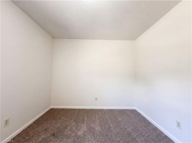 1131 Manorwood Drive, Kernersville, NC 27284