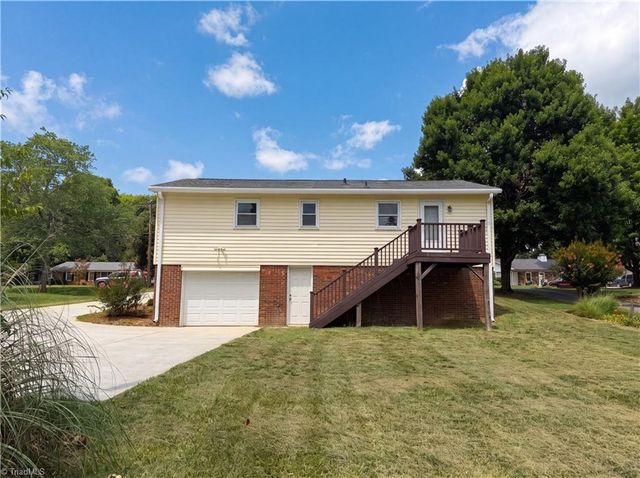 1131 Manorwood Drive, Kernersville, NC 27284