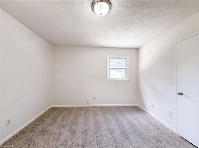 1131 Manorwood Drive, Kernersville, NC 27284