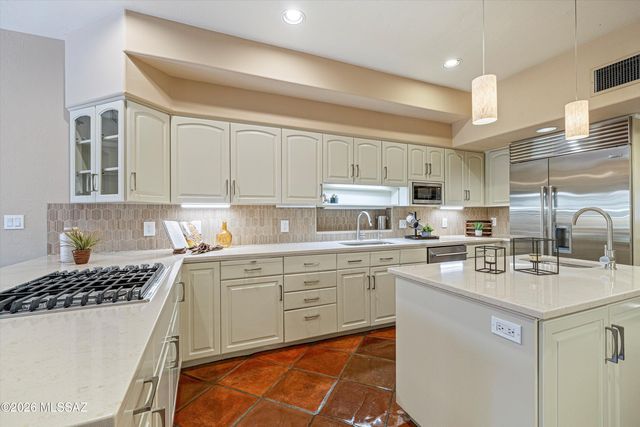 95 N Camino Espanol, Tucson, AZ 85716