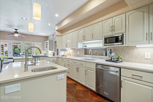 95 N Camino Espanol, Tucson, AZ 85716