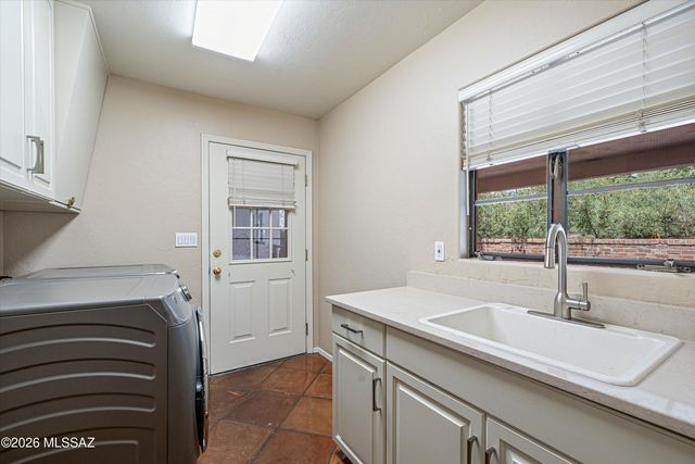 95 N Camino Espanol, Tucson, AZ 85716