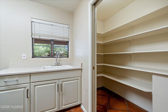 95 N Camino Espanol, Tucson, AZ 85716